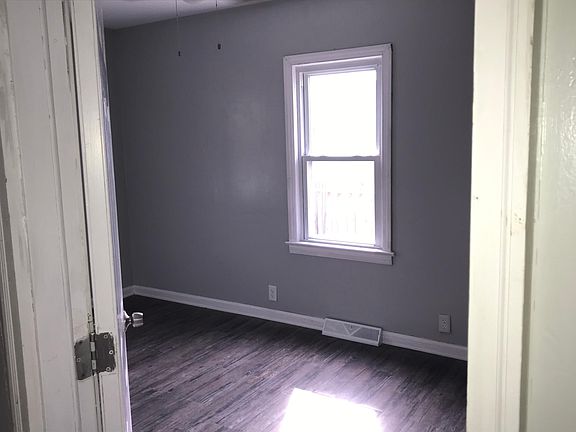 5th image of 4416 W 49th St
