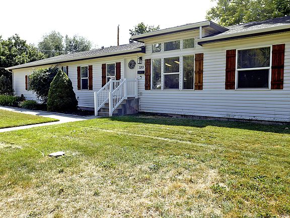 3rd image of 729 32nd St
