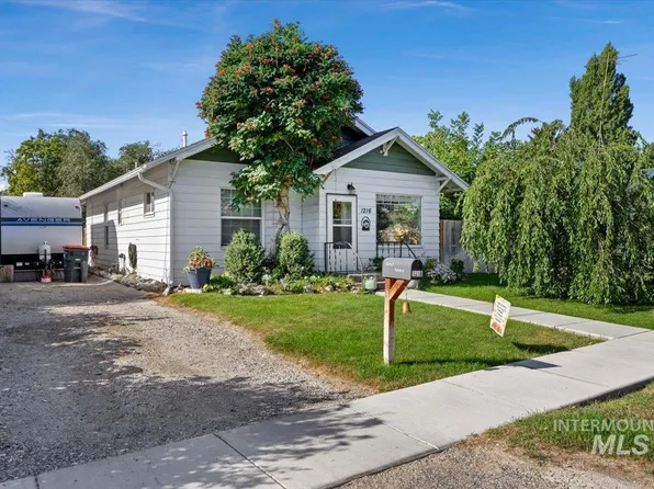 1216 10th Ave E, Twin Falls, ID 83301