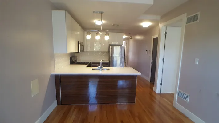 Rented by Evergreen Apartments BK | media 16