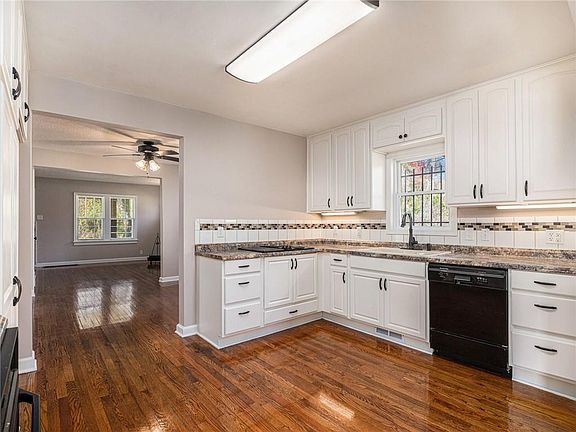 3rd image of 4023 N 59th St