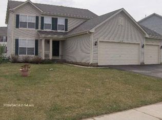 709 W Meadow Ln, Round Lake, IL 60073