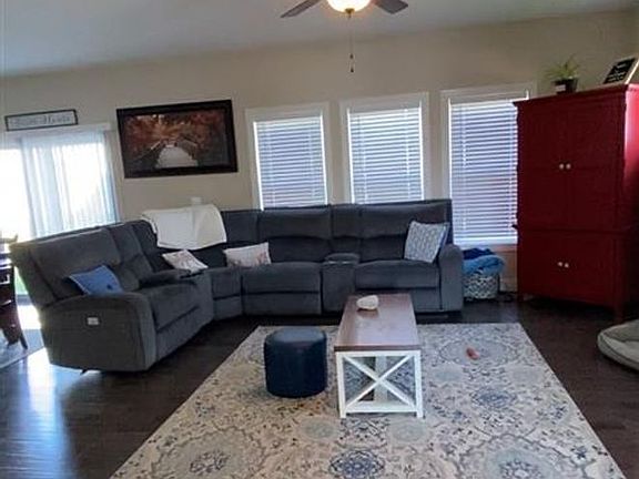 4th image of 1306 Mockingbird Ln #A
