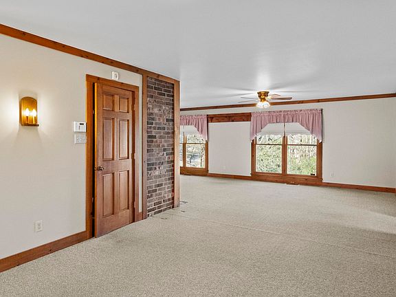 5th image of 1204 N Point Ln