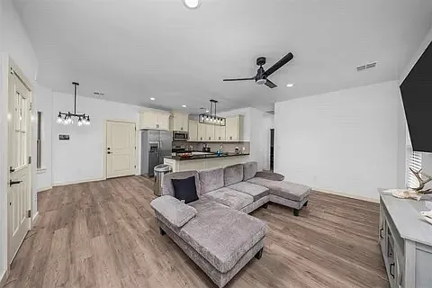 206 2nd St — Photo 5