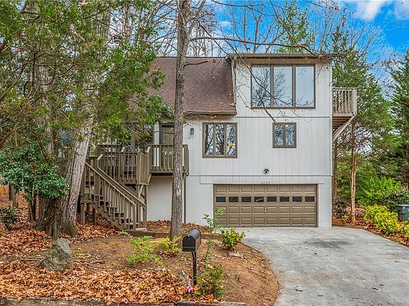 3rd image of 2625 Merry Oaks Trl