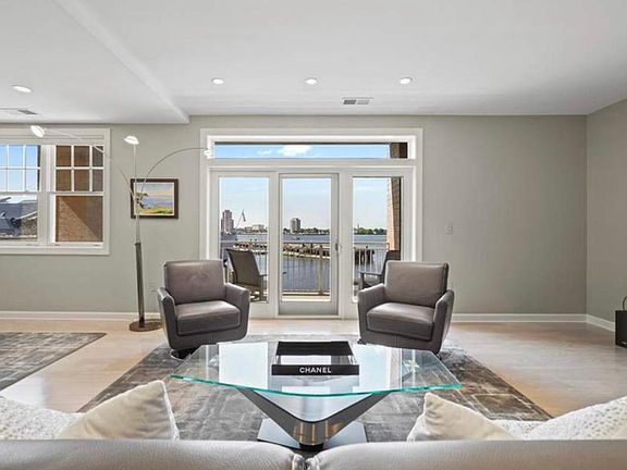 3rd image of 305 Brooke Ave #222