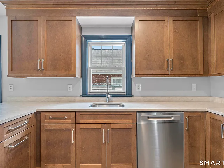 16 Saint Charles Ave — Photo 9