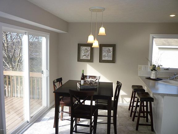 3rd image of 14372 Pine Creek Dr