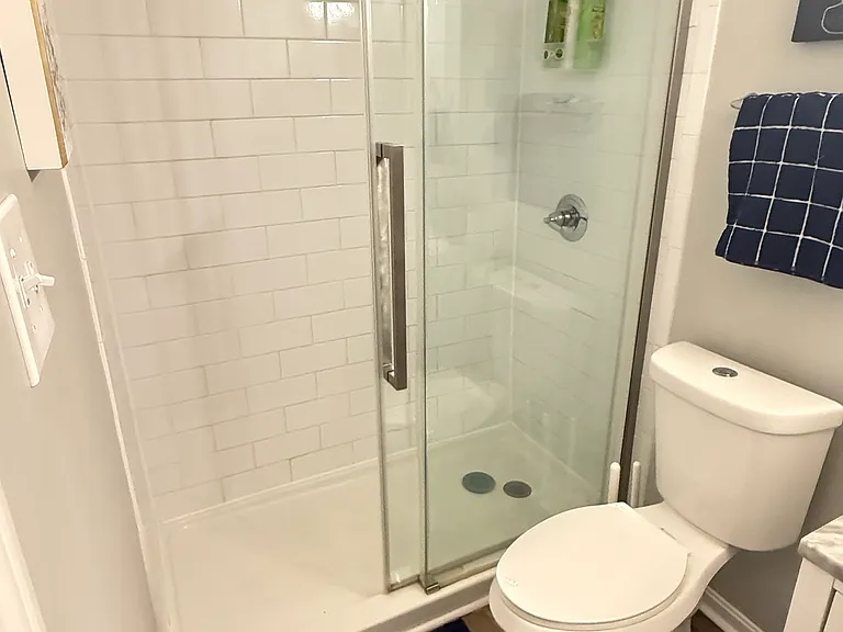 2736 Frankfort Ave #202 — Photo 10
