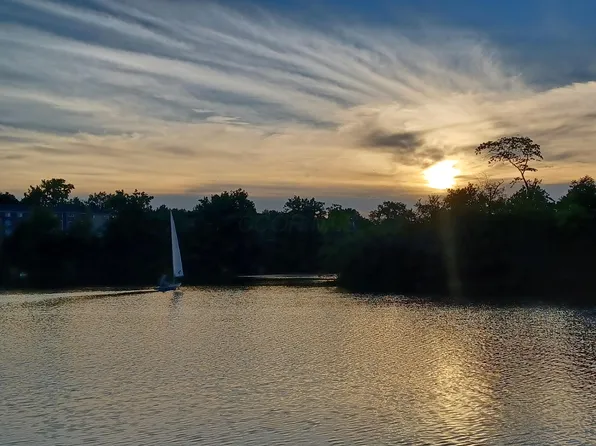 1293 Lake Shore Dr, Columbus, OH 43204