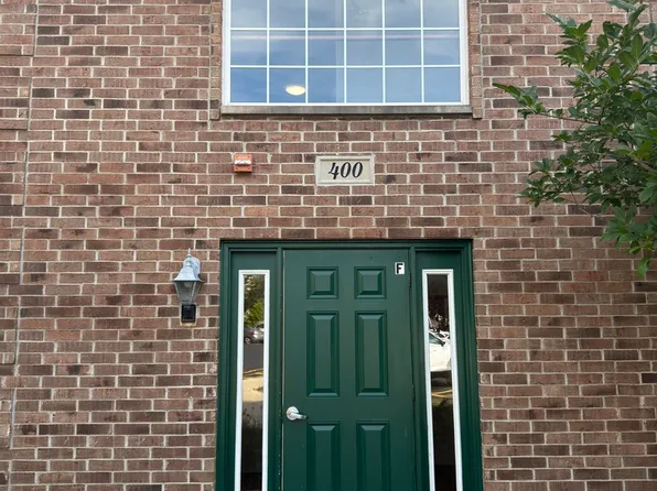 400 Cunat Blvd APT 2D, Richmond, IL 60071