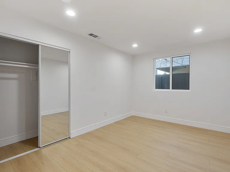 2708 S Cochran Ave — Photo 8