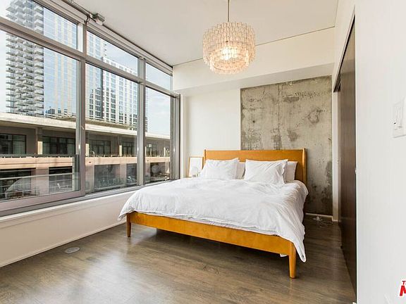 5th image of 1100 S Hope St APT 1313