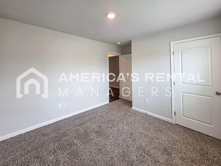1508 Heritage Cir SE — Photo 9