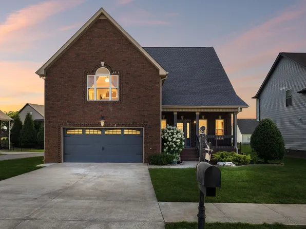 1129 N Ja Tate Dr, Clarksville, TN 37043