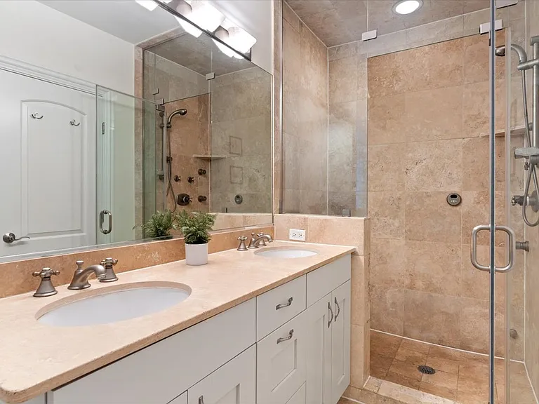 3723 N Wilton Ave #2 — Photo 15