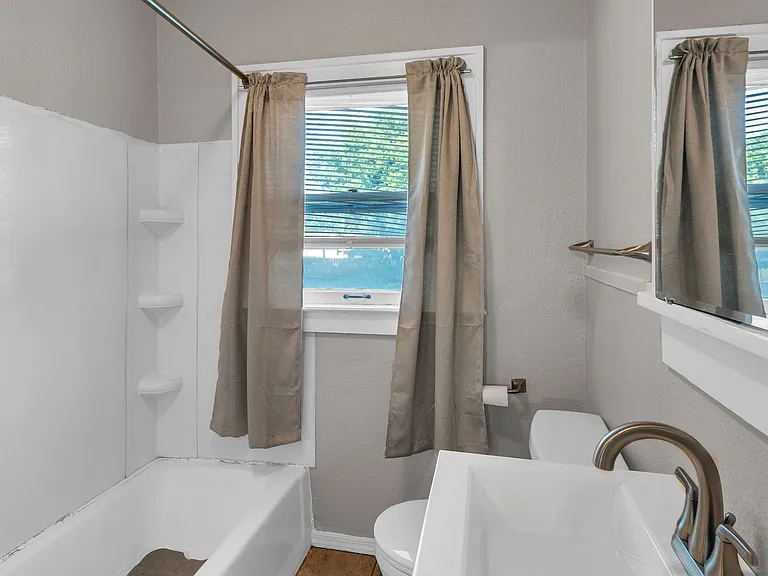 3515 E King Pl — Photo 41