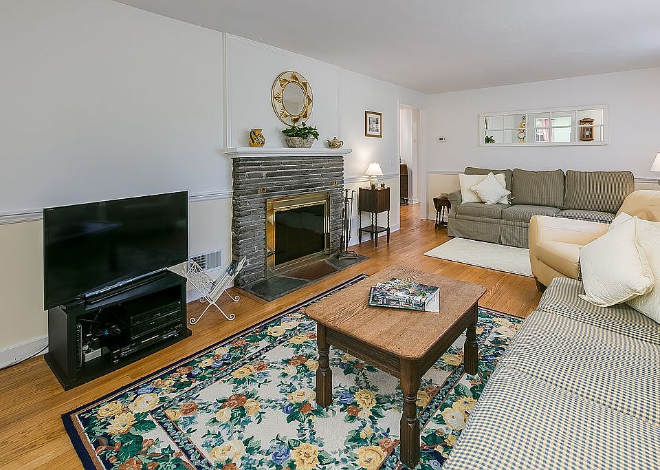 Family Room with fireplace