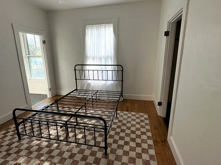 60 South St — Photo 10