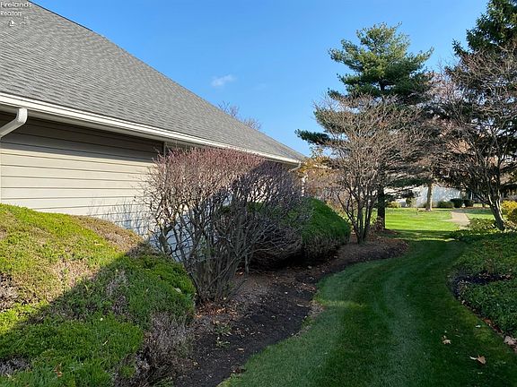 4th image of 808 Martha Dr
