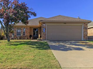 1041 Ridge Top Dr, Burleson, TX 76028