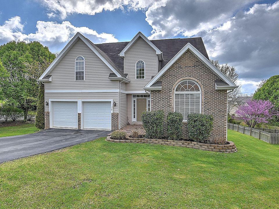 1st image of 178 Royal Oaks Dr