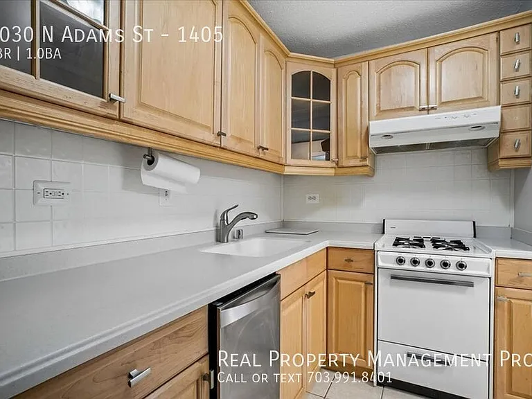 2030 N Adams St #1405 — Photo 17