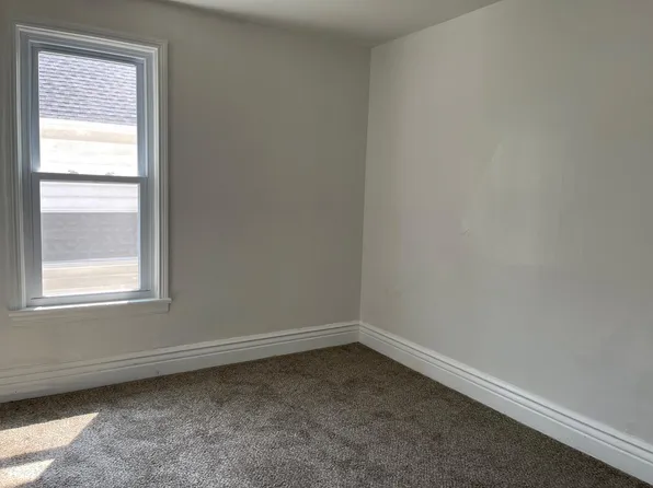 2931 McKoon Ave #2, Niagara Falls, NY 14305