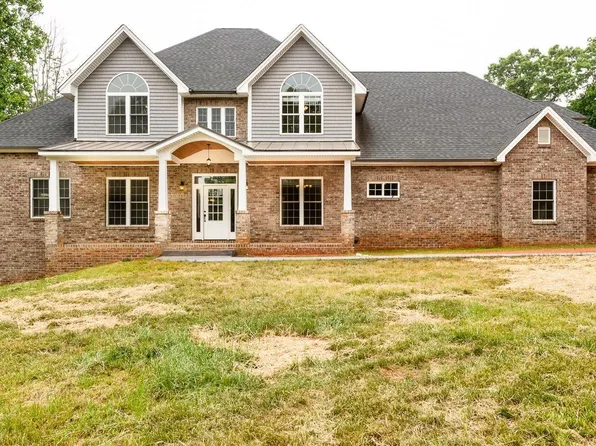 1319 Highland Oaks Dr, Lynchburg, VA 24503