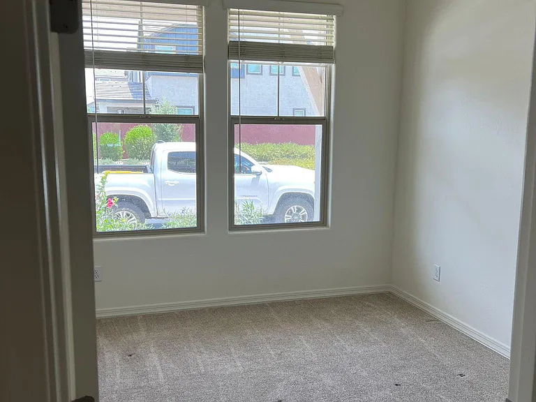 1044 S Sunset Dr — Photo 17