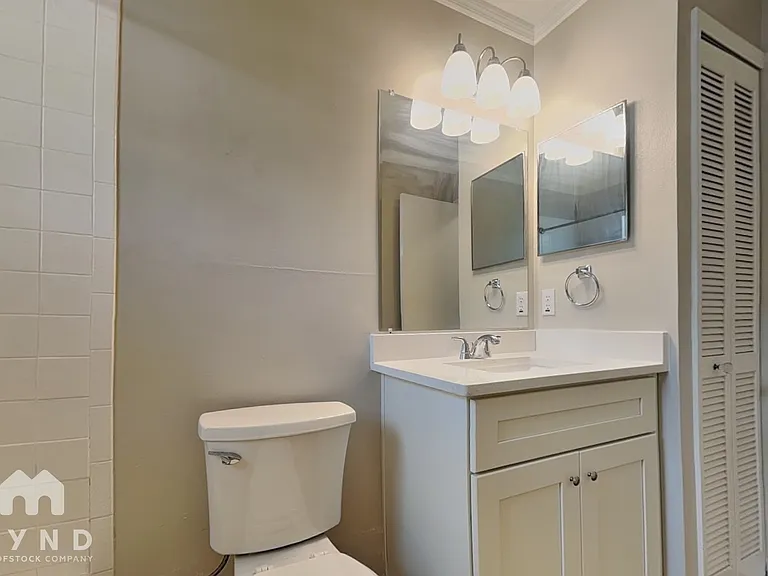 1729 Chatham Cir — Photo 13