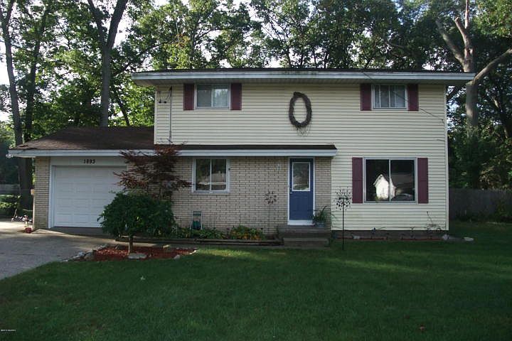 2nd image of 1893 Nielwood Dr