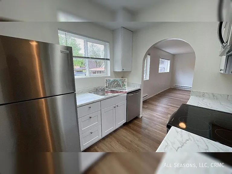 1406 Race St — Photo 6