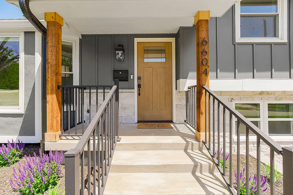3 bed, 1.5 bath, 1356 sqft, $2,995 — Photo 2