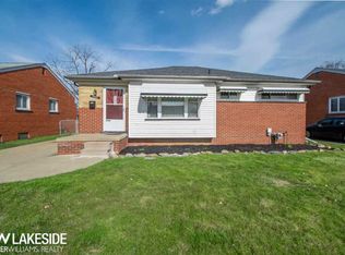29060 Rosemont St, Roseville, MI 48066