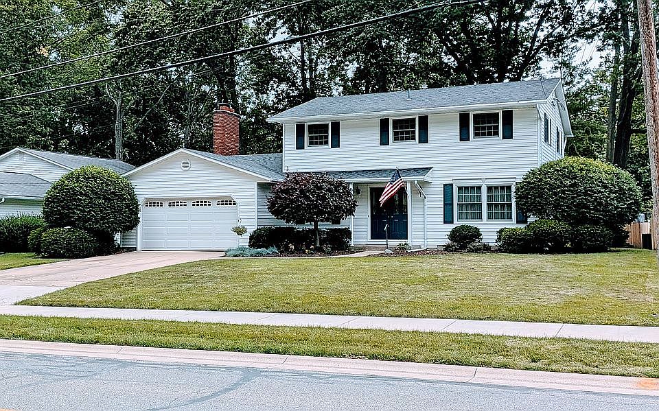 1st image of 1371 Sanford St