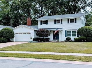 1371 Sanford St, Vermilion, OH 44089