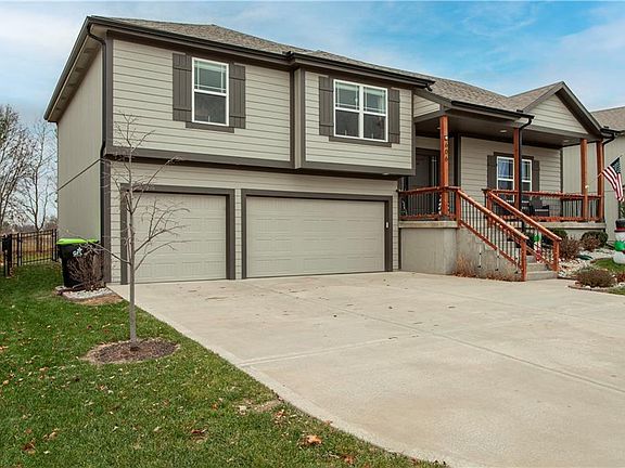 4th image of 606 SE Colonial Dr