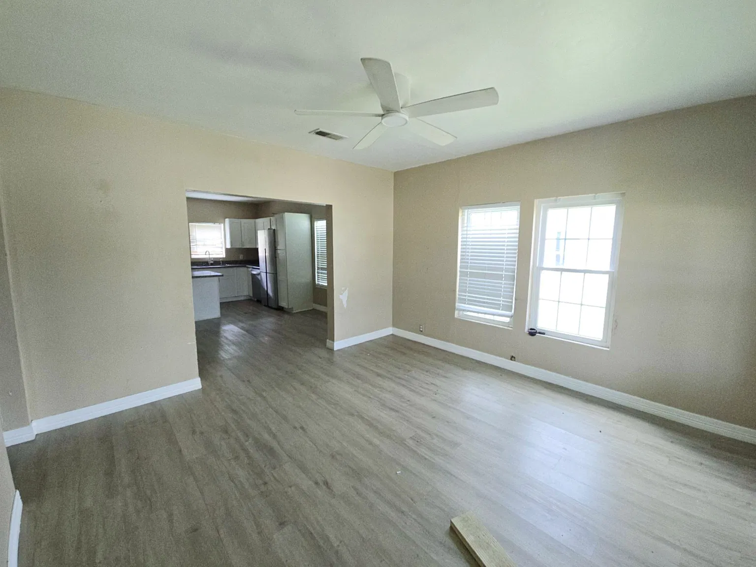 2 bed, 995 sqft, $1,200 — Photo 3