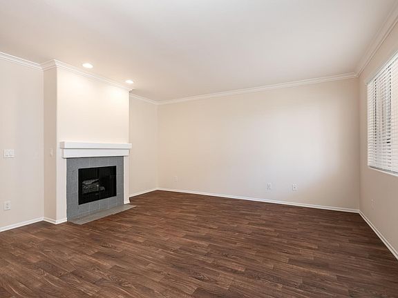 3rd image of 1337 S Bundy Dr APT 102