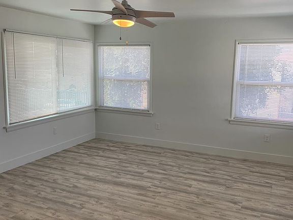 3rd image of 2156-2160 N Earl Ave