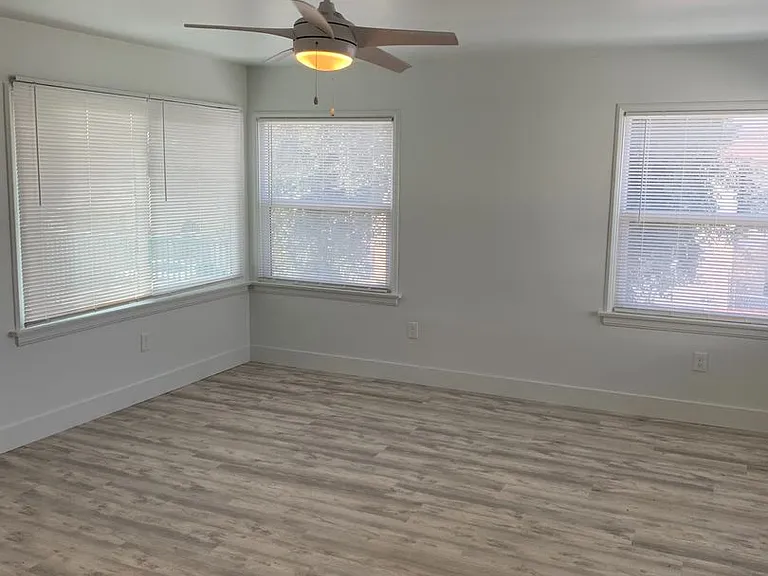 2156-2160 Earl Ave. Apts. — Photo 3