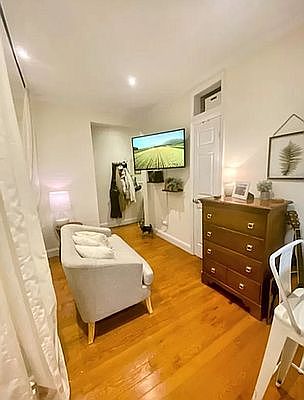 4th image of 142 E 33rd St #4S