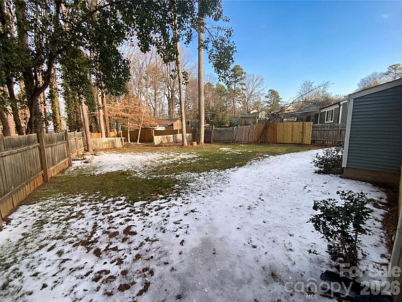 5th image of 7932 Monfreya Ct