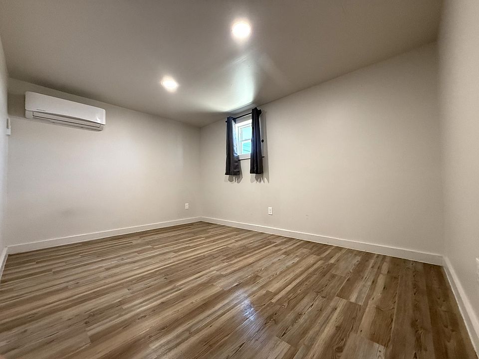 2nd image of 1050 Grand Ave #7