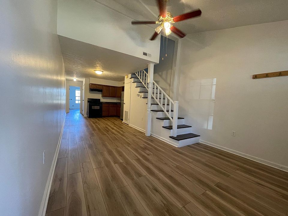 1st image of 1120 River Oak Dr APT 5