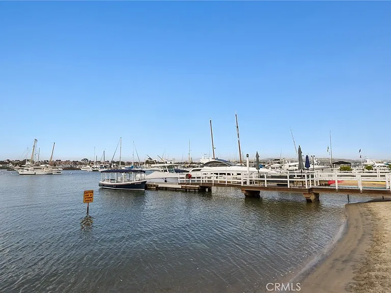 218 E Balboa Blvd #1/2 — Photo 28
