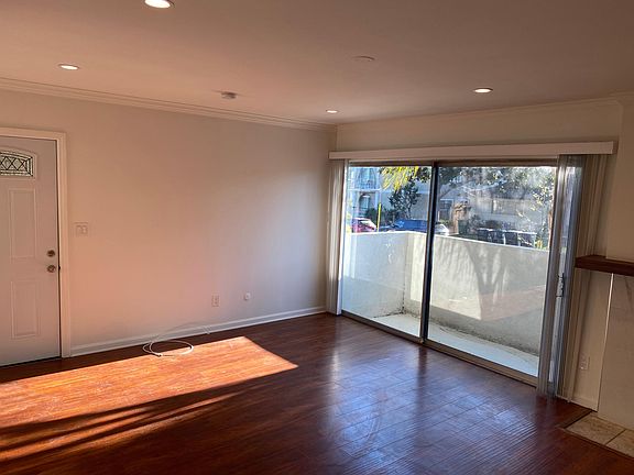 4th image of 905 Victor Ave APT 1
