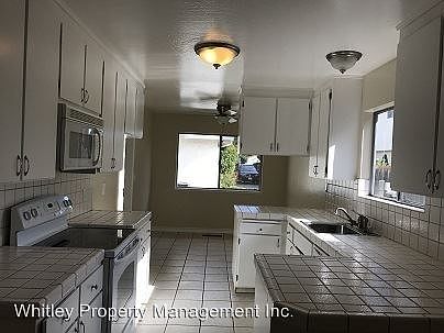 4th image of 930 Cleveland St